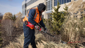 Milwaukee M18 Fuel Articulating Hedge Trimmer